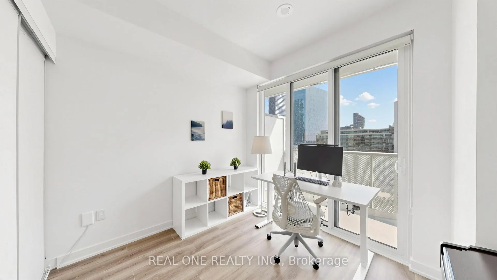 Photo 17 of Unit 907, 15 Queens Quay E, Toronto, Waterfront Communities — HOMEH