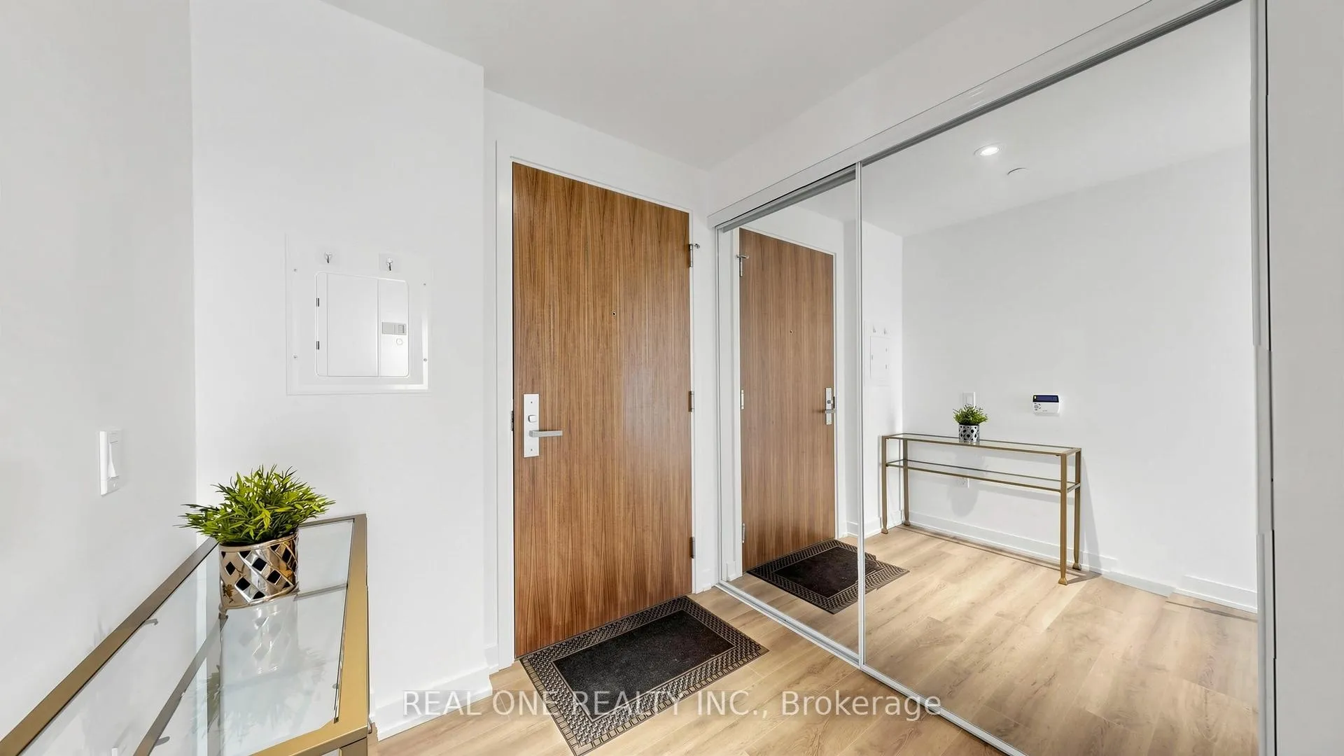 Photo 50 of Unit 907, 15 Queens Quay E, Toronto, Waterfront Communities — HOMEH