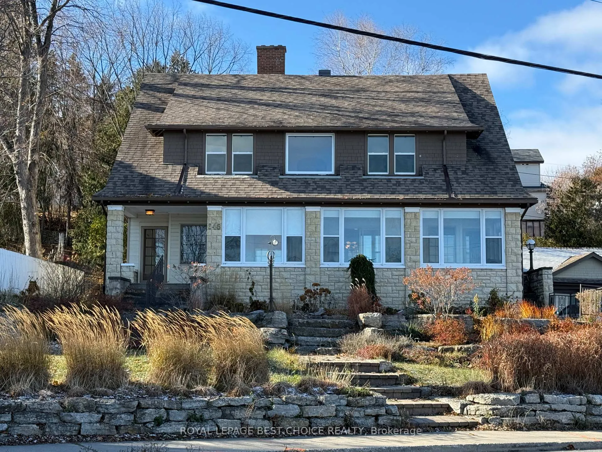 Photo of 646 Lakeshore Road S