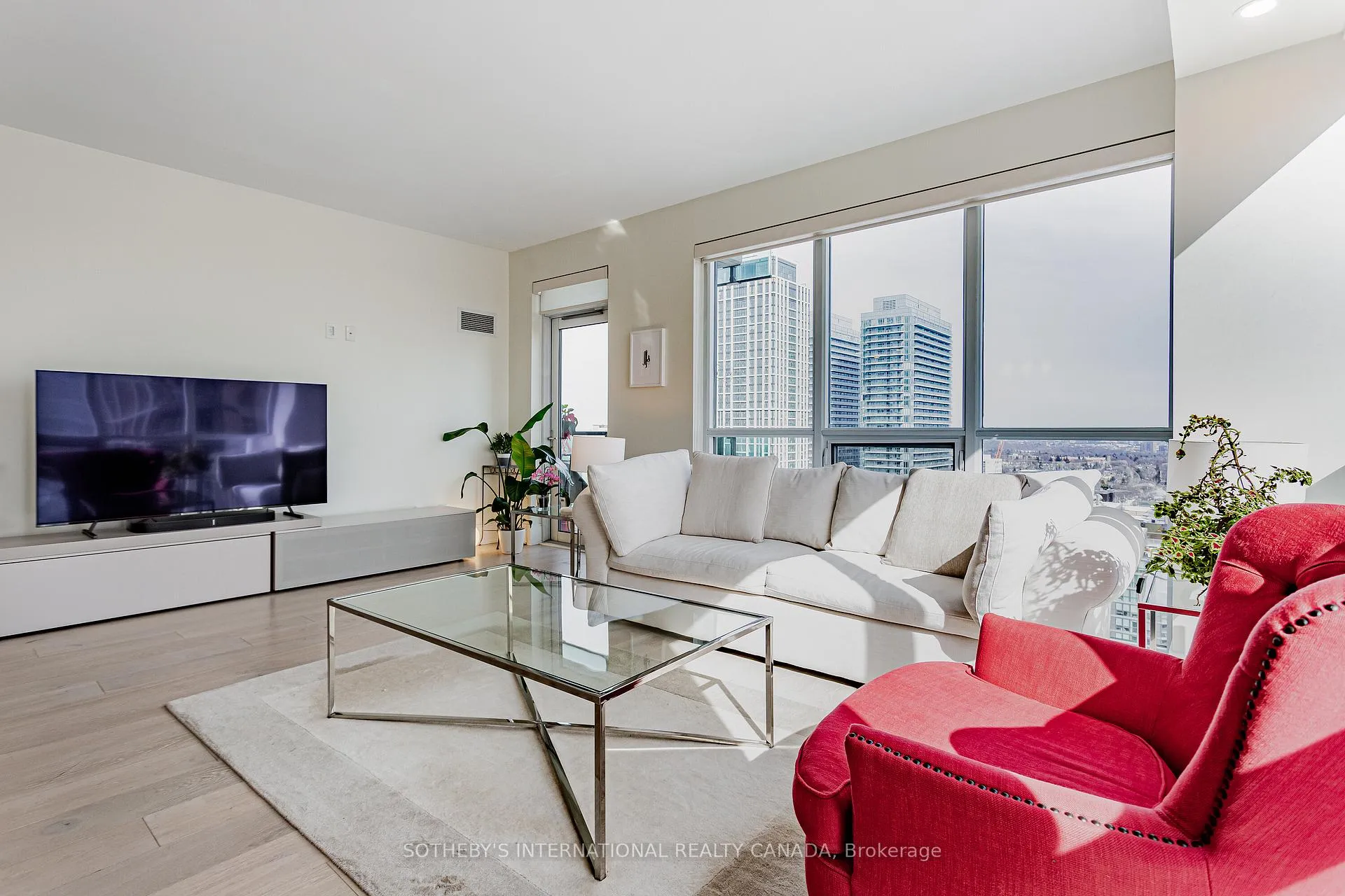 Photo 7 of Unit 2014, 70 Roehampton Avenue, Toronto, Mount Pleasant West — HOMEH