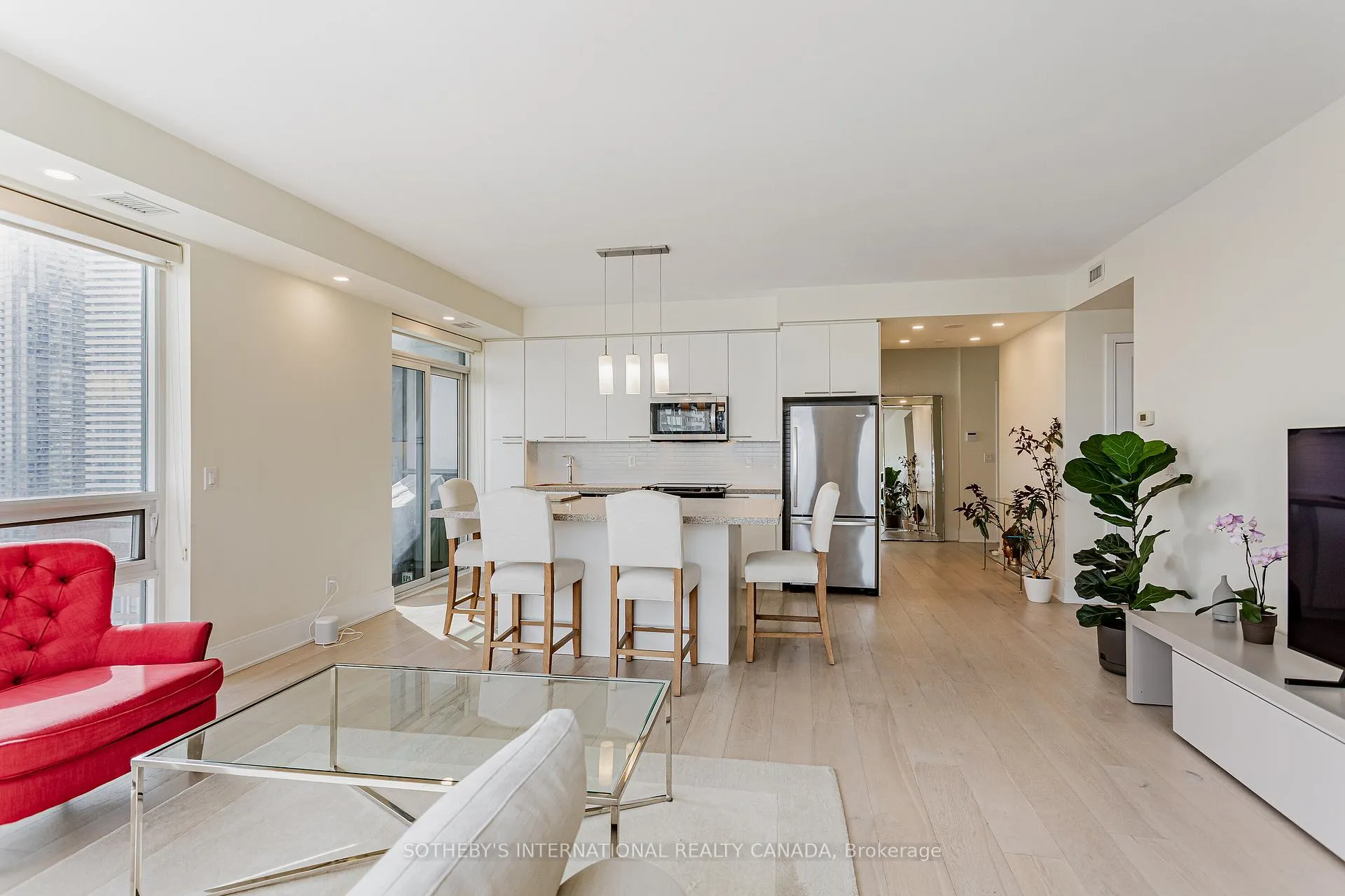 Photo 10 of Unit 2014, 70 Roehampton Avenue, Toronto, Mount Pleasant West — HOMEH
