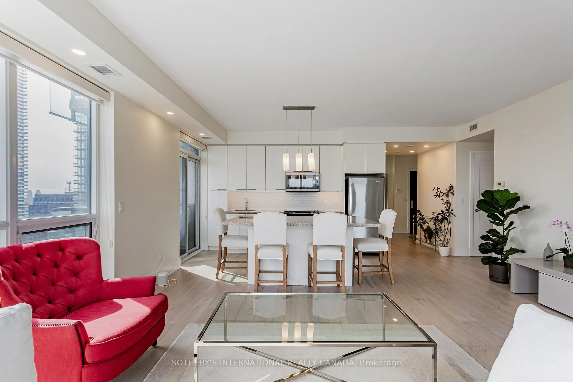 Photo 11 of Unit 2014, 70 Roehampton Avenue, Toronto, Mount Pleasant West — HOMEH