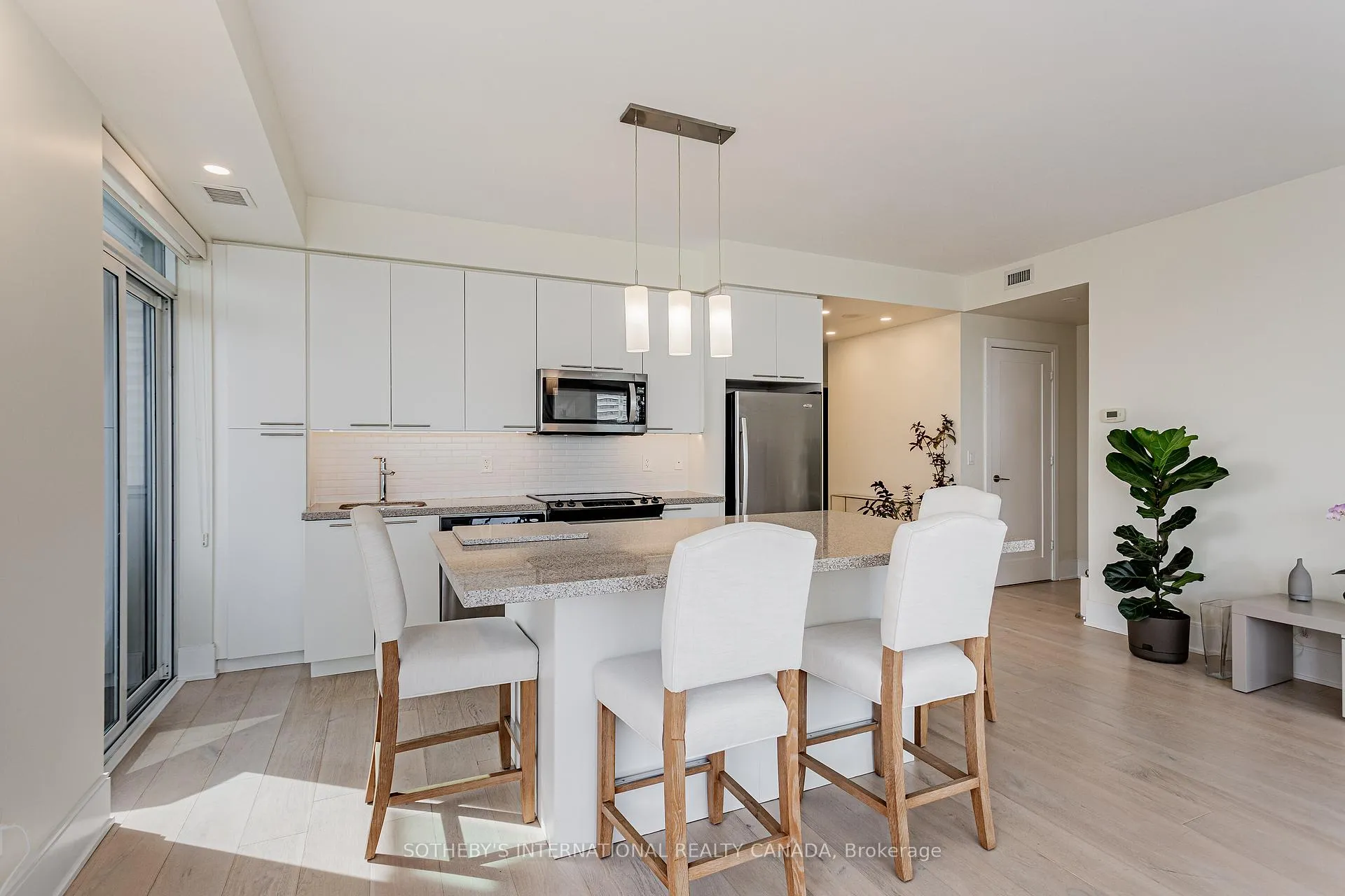 Photo 14 of Unit 2014, 70 Roehampton Avenue, Toronto, Mount Pleasant West — HOMEH
