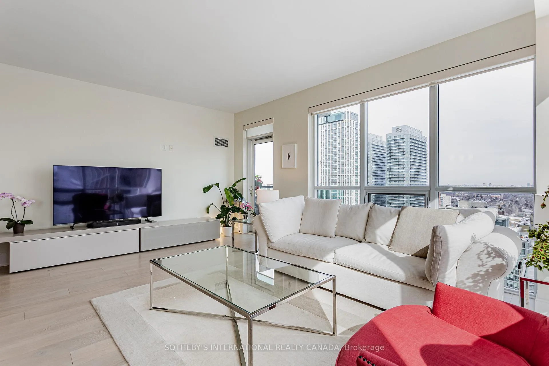 Photo 15 of Unit 2014, 70 Roehampton Avenue, Toronto, Mount Pleasant West — HOMEH