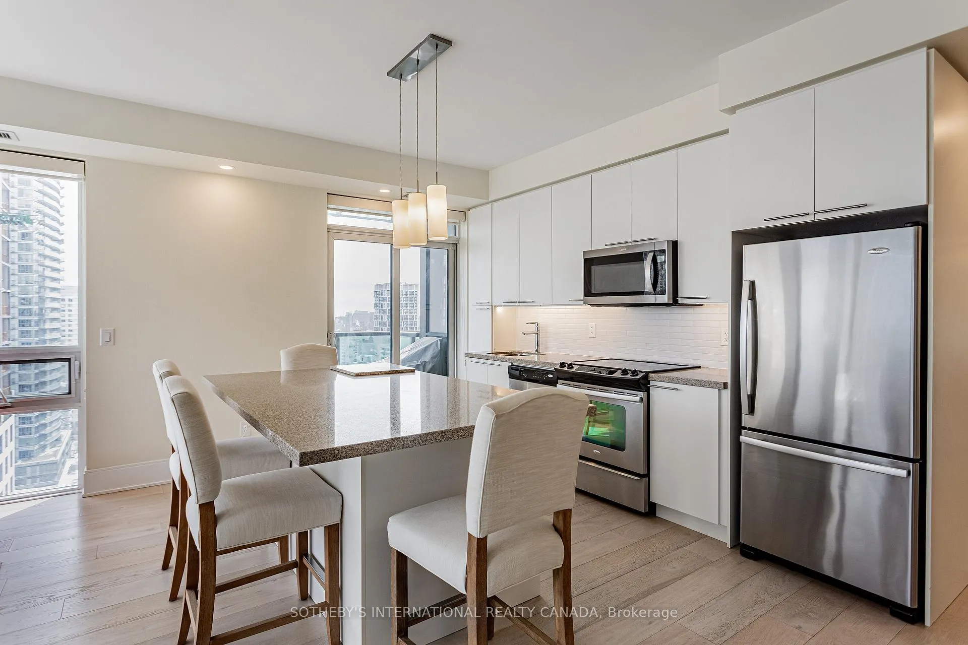 Photo 17 of Unit 2014, 70 Roehampton Avenue, Toronto, Mount Pleasant West — HOMEH
