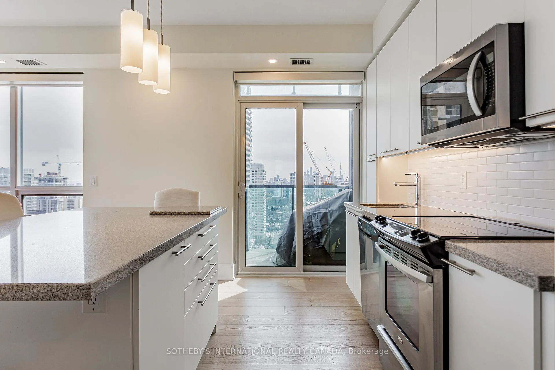 Photo 18 of Unit 2014, 70 Roehampton Avenue, Toronto, Mount Pleasant West — HOMEH