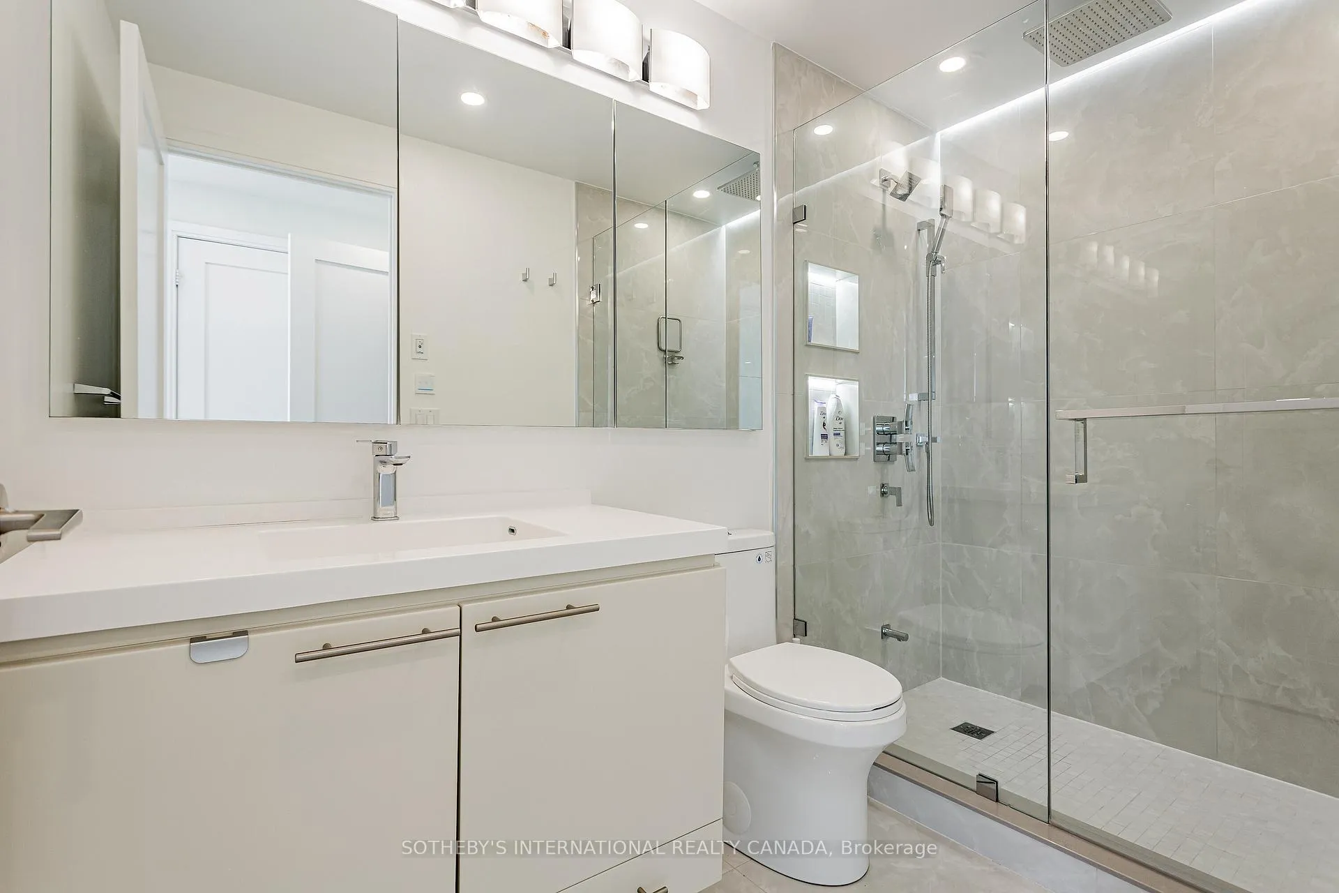 Photo 19 of Unit 2014, 70 Roehampton Avenue, Toronto, Mount Pleasant West — HOMEH