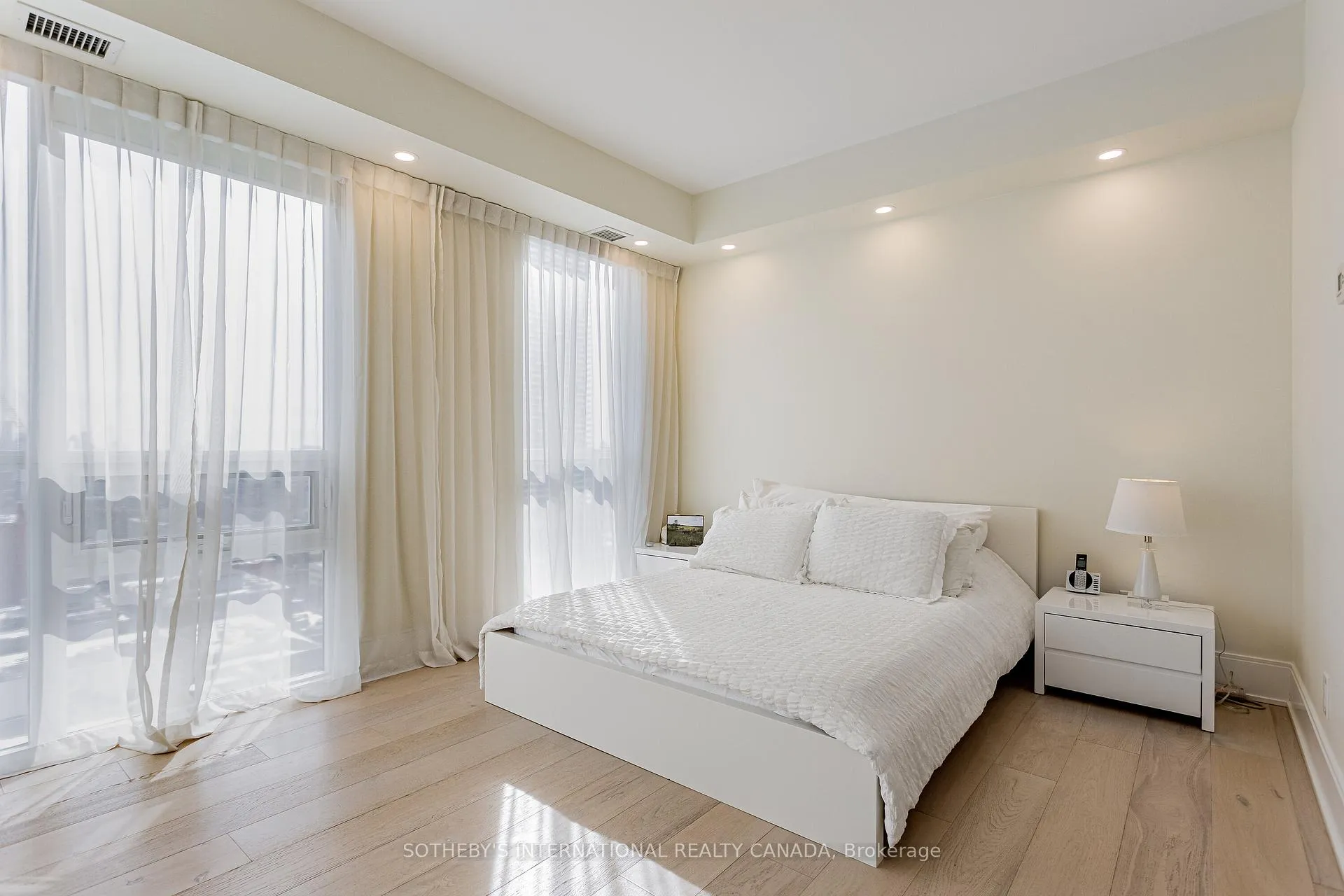 Photo 20 of Unit 2014, 70 Roehampton Avenue, Toronto, Mount Pleasant West — HOMEH