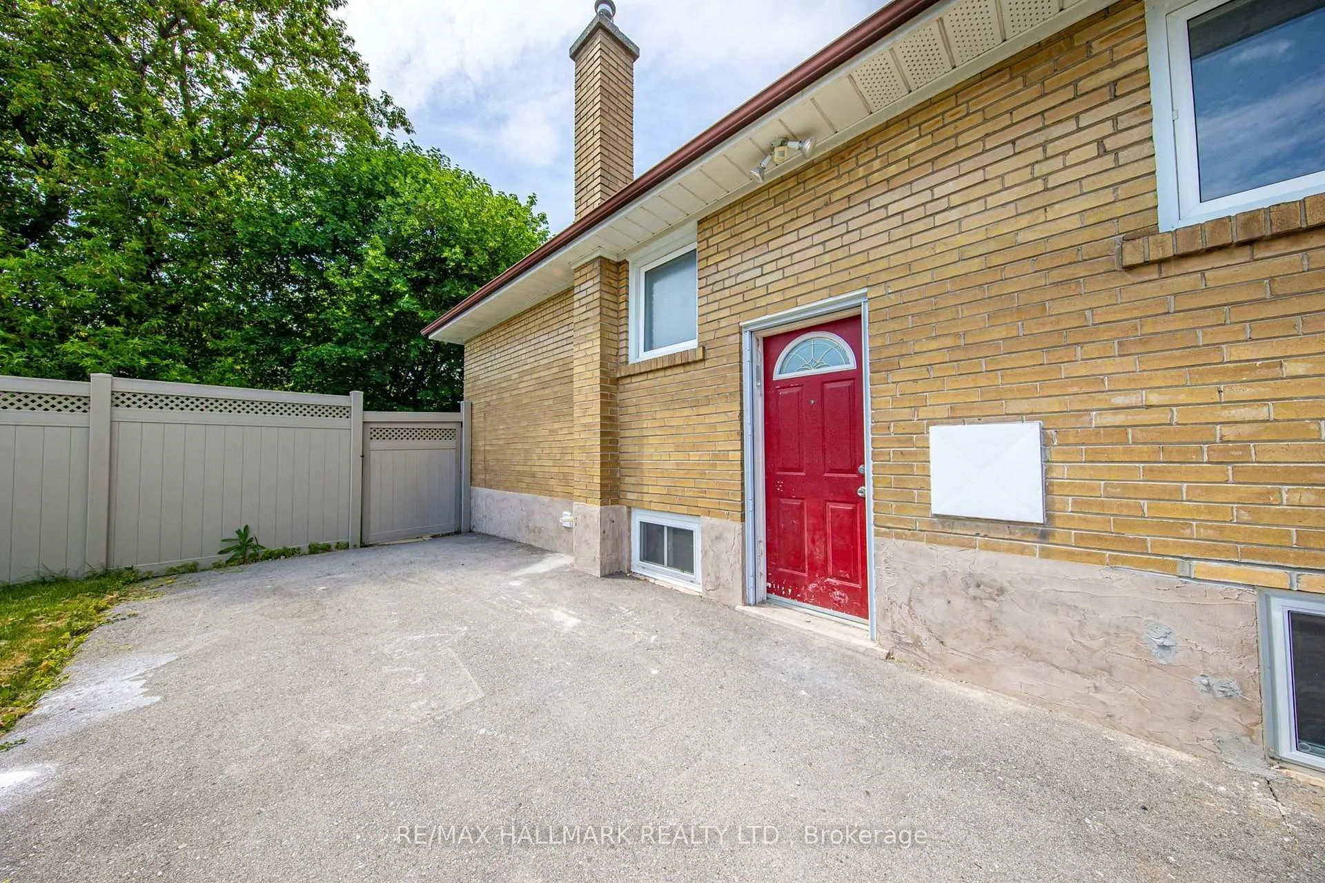 Front of Unit Lower, 6 Paloma Place