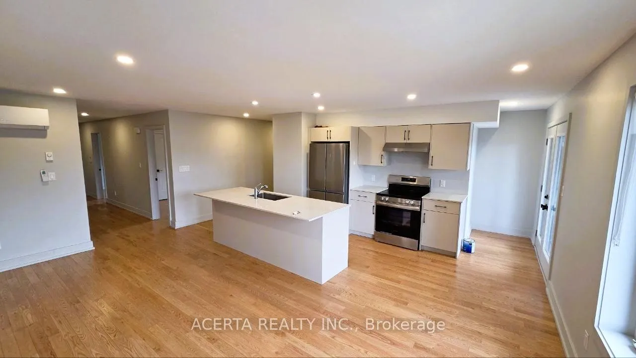 Photo 2 of Unit B, 1252 Trenton Avenue, Ottawa, Carlington — HOMEH