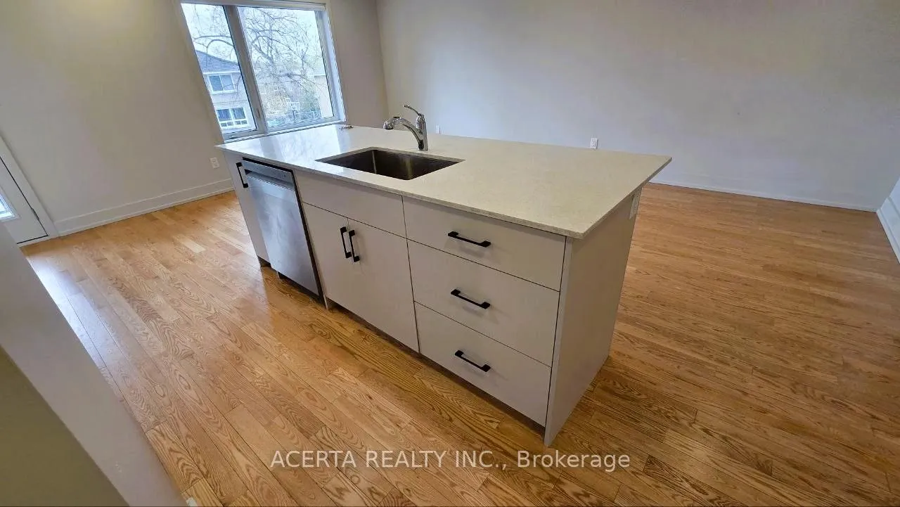 Photo 4 of Unit B, 1252 Trenton Avenue, Ottawa, Carlington — HOMEH