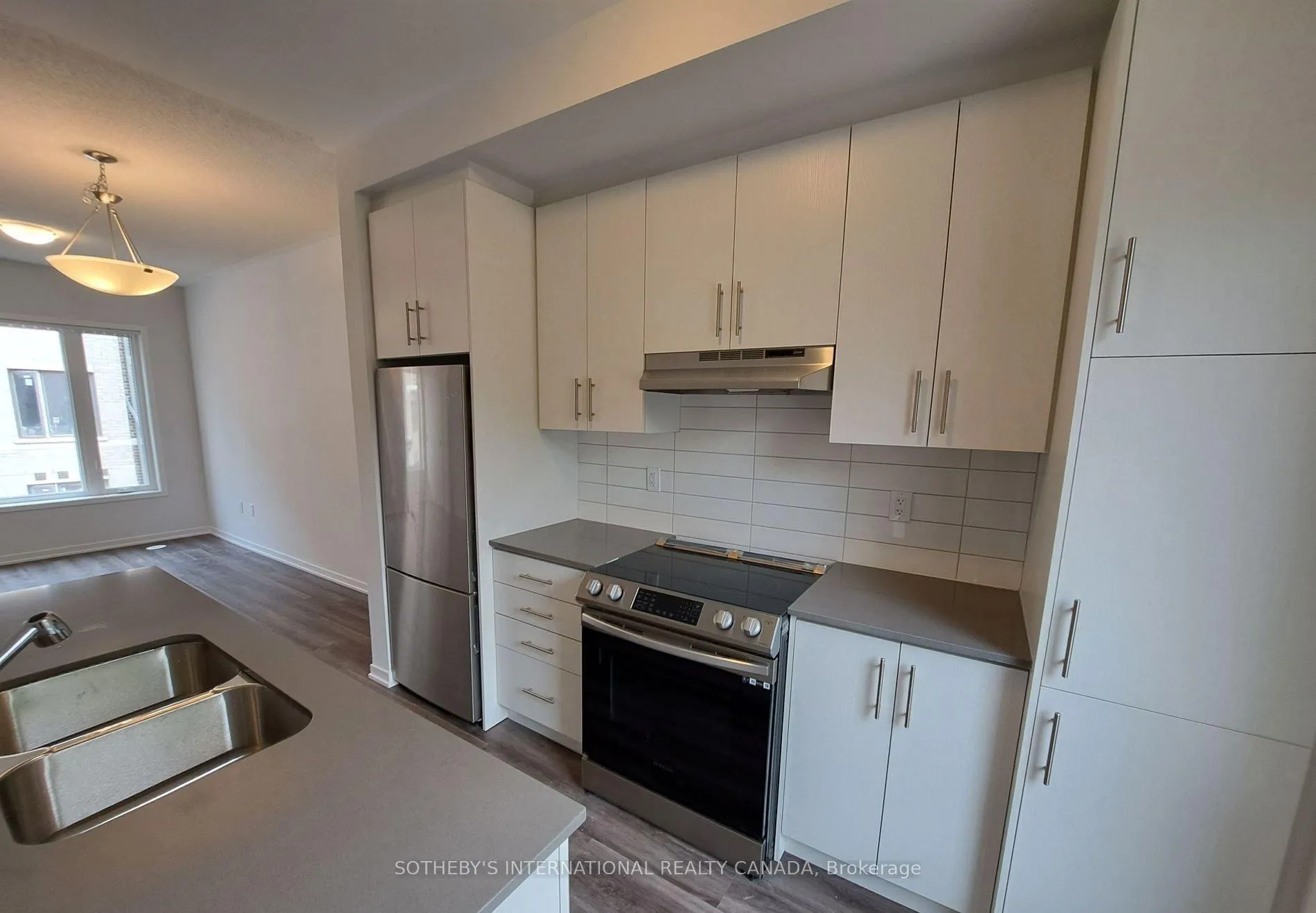 Photo 2 of Unit 77, 10 William Jackson Way, Etobicoke, New Toronto — HOMEH