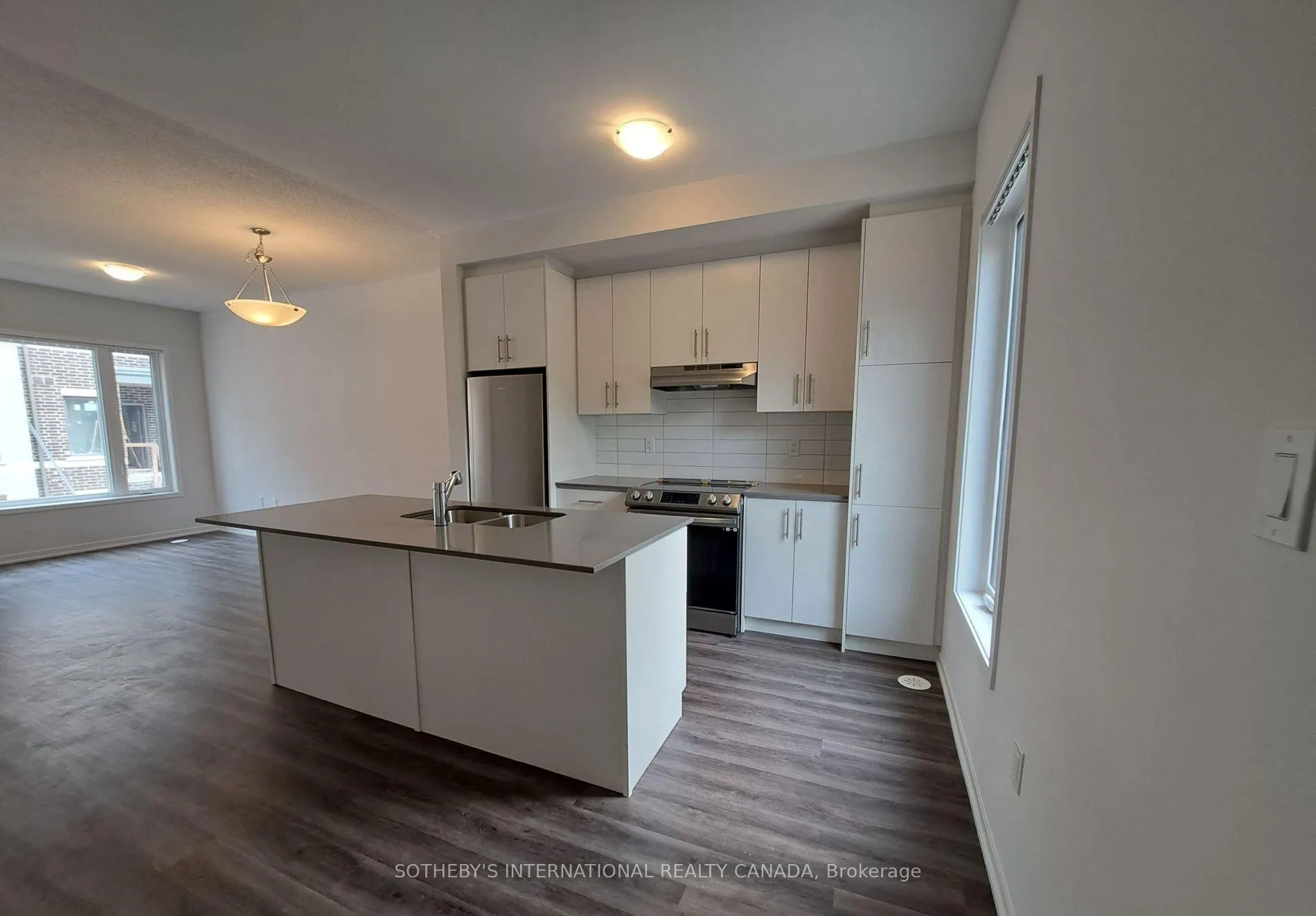 Photo 3 of Unit 77, 10 William Jackson Way, Etobicoke, New Toronto — HOMEH