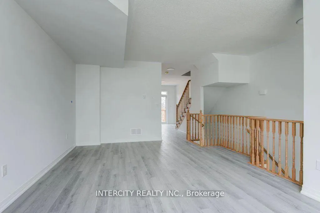 Photo 6 of 78 Sidney Rose Common N, St. Catharines, Glendale/Glenridge — HOMEH
