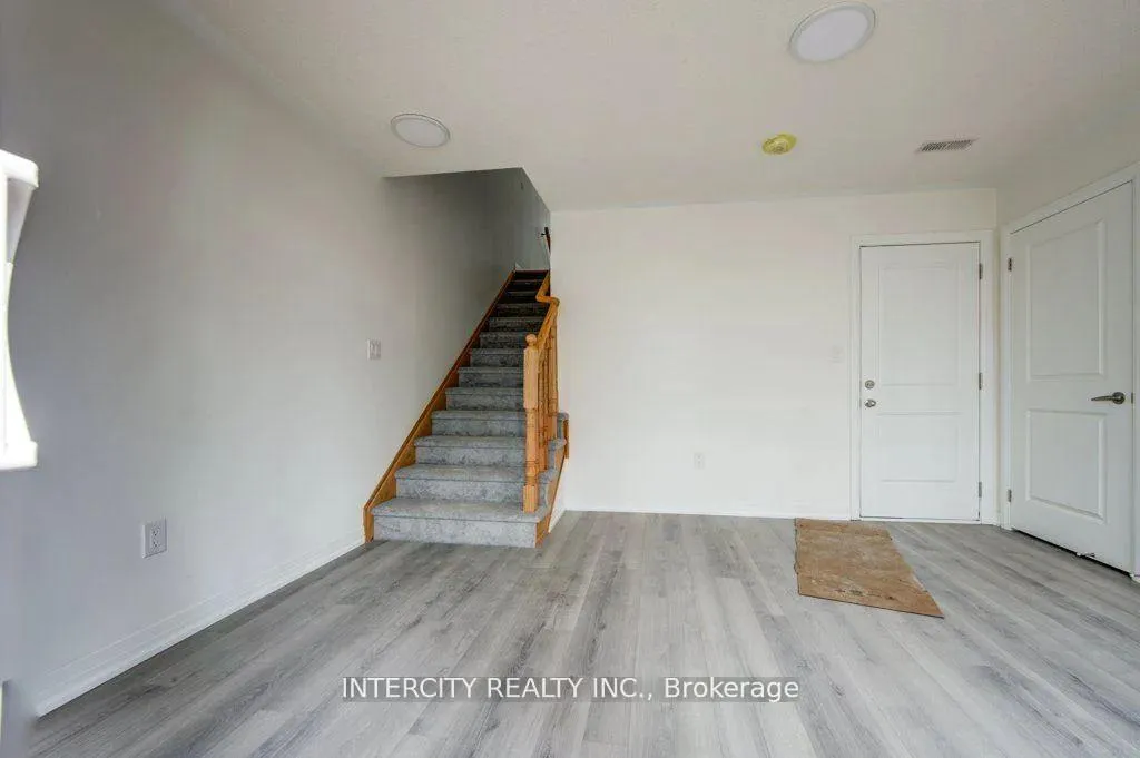 Photo 37 of 78 Sidney Rose Common N, St. Catharines, Glendale/Glenridge — HOMEH