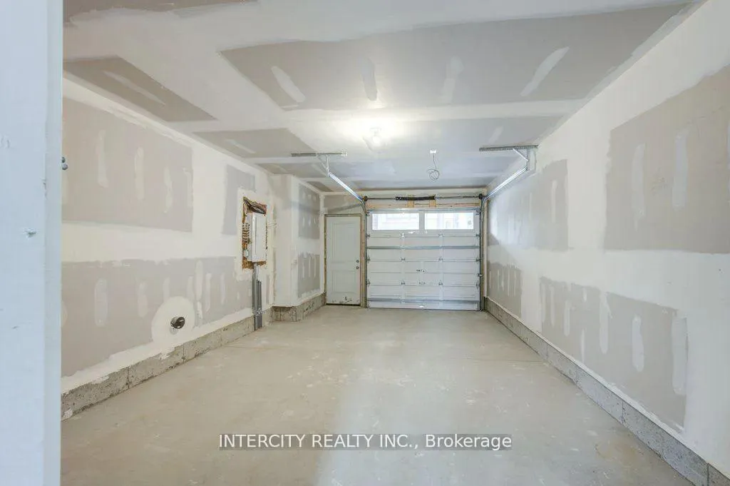 Photo 40 of 78 Sidney Rose Common N, St. Catharines, Glendale/Glenridge — HOMEH