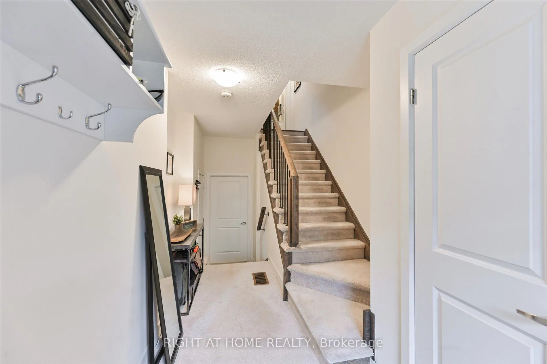 Photo 4 of 28 Pallock Hill Way, Whitby, Pringle Creek — HOMEH