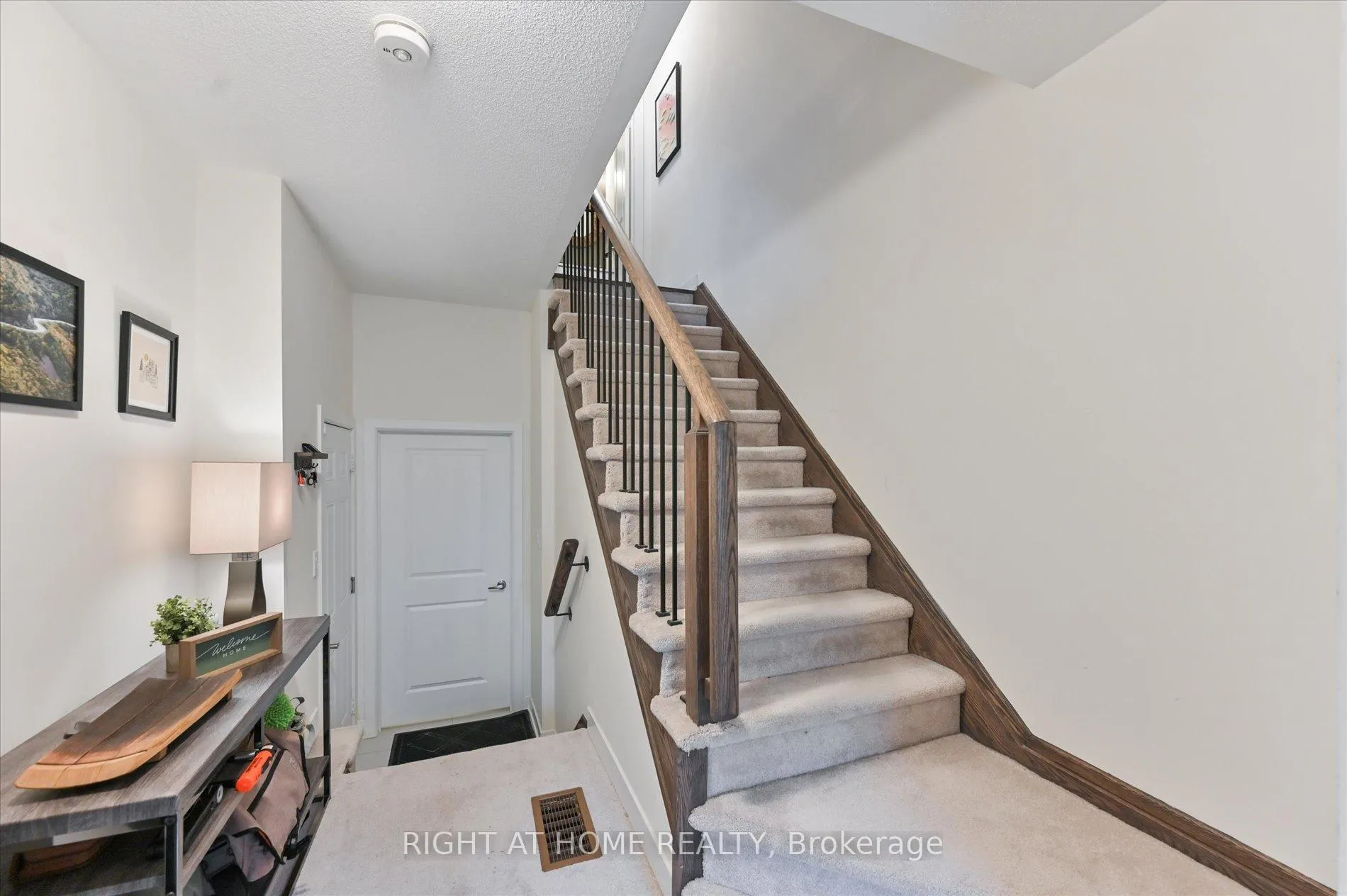 Photo 6 of 28 Pallock Hill Way, Whitby, Pringle Creek — HOMEH