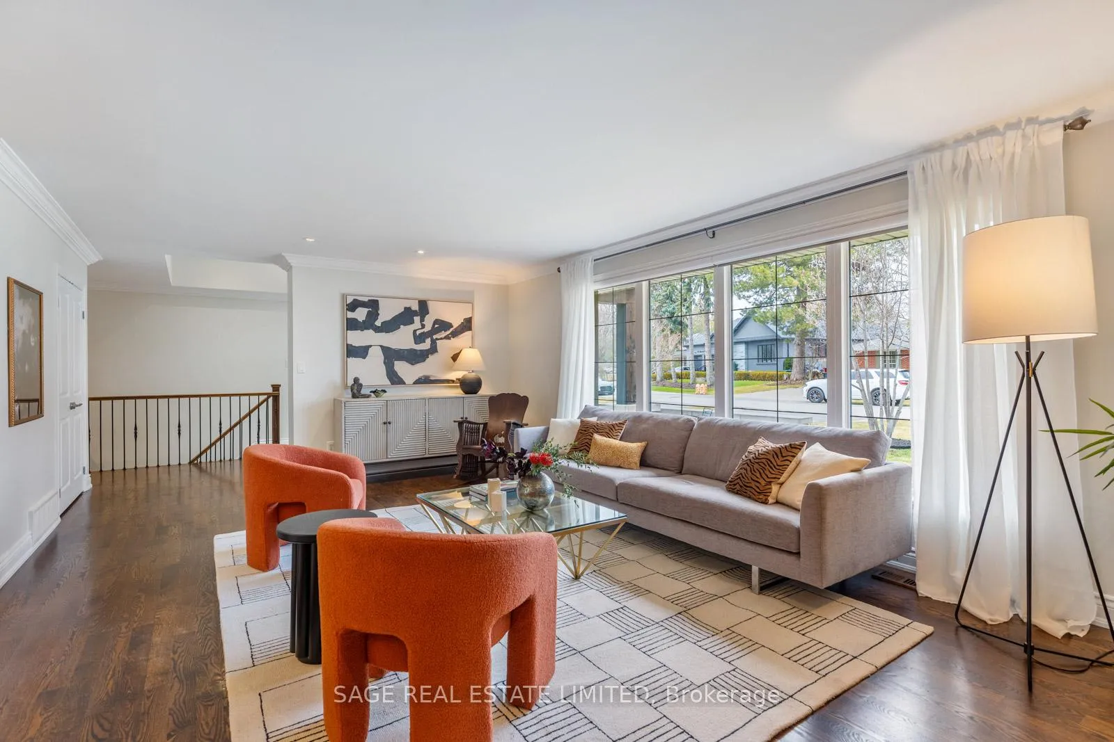 Photo 9 of 31 Ashwood Crescent, Etobicoke, Princess-Rosethorn — HOMEH