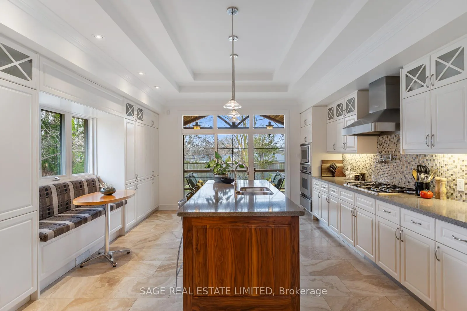 Photo 13 of 31 Ashwood Crescent, Etobicoke, Princess-Rosethorn — HOMEH