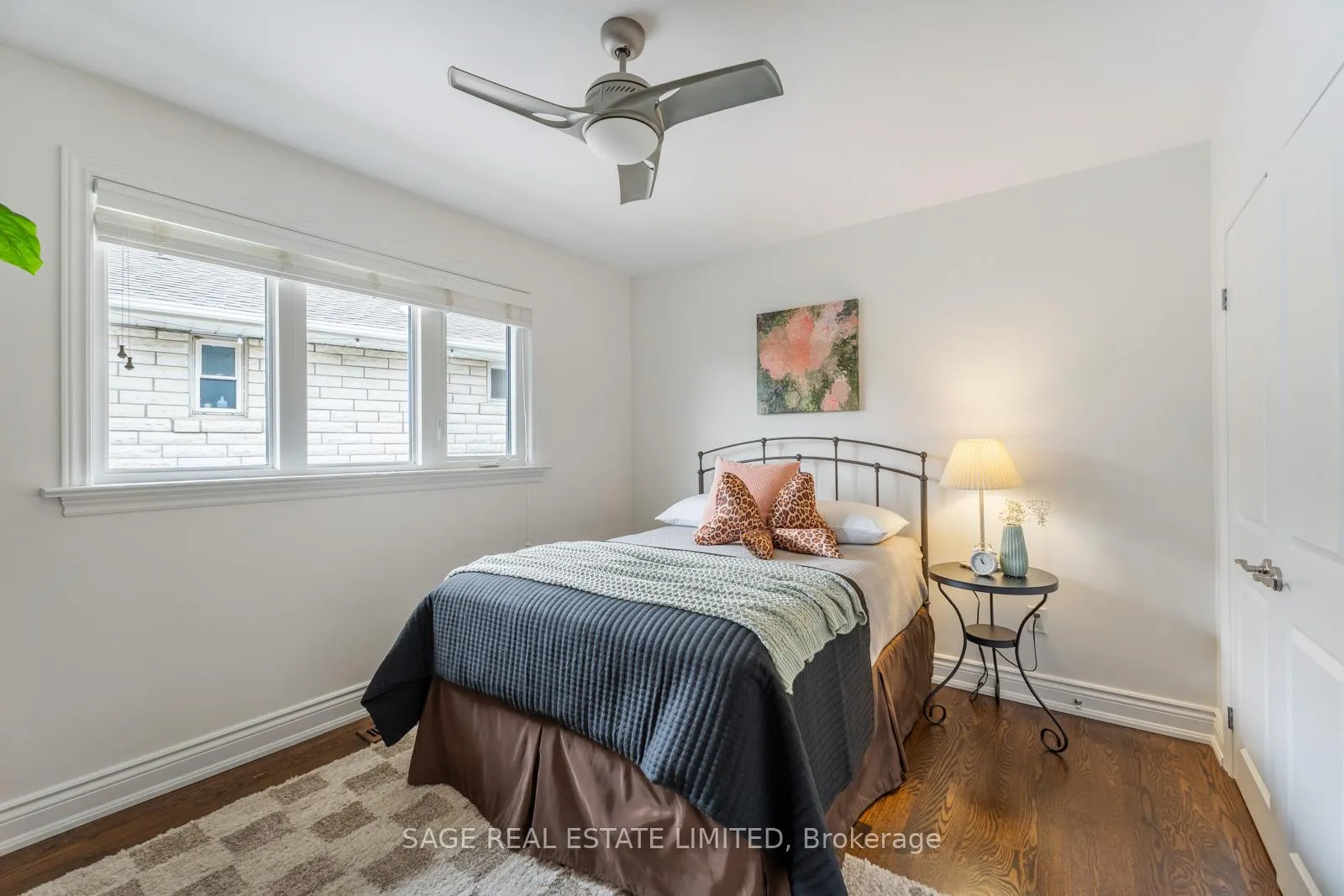 Photo 28 of 31 Ashwood Crescent, Etobicoke, Princess-Rosethorn — HOMEH