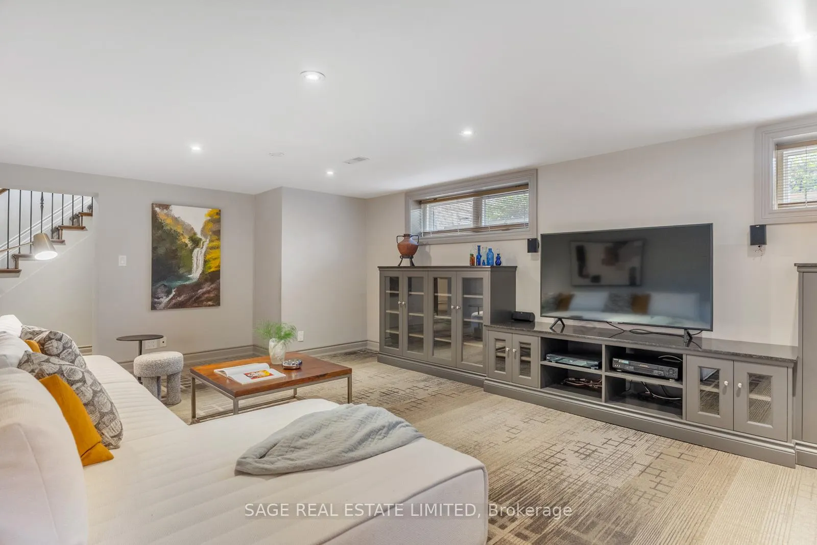 Photo 34 of 31 Ashwood Crescent, Etobicoke, Princess-Rosethorn — HOMEH