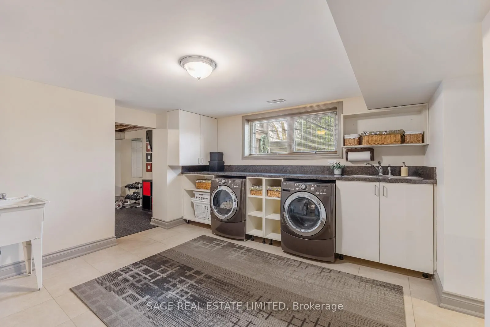 Photo 40 of 31 Ashwood Crescent, Etobicoke, Princess-Rosethorn — HOMEH