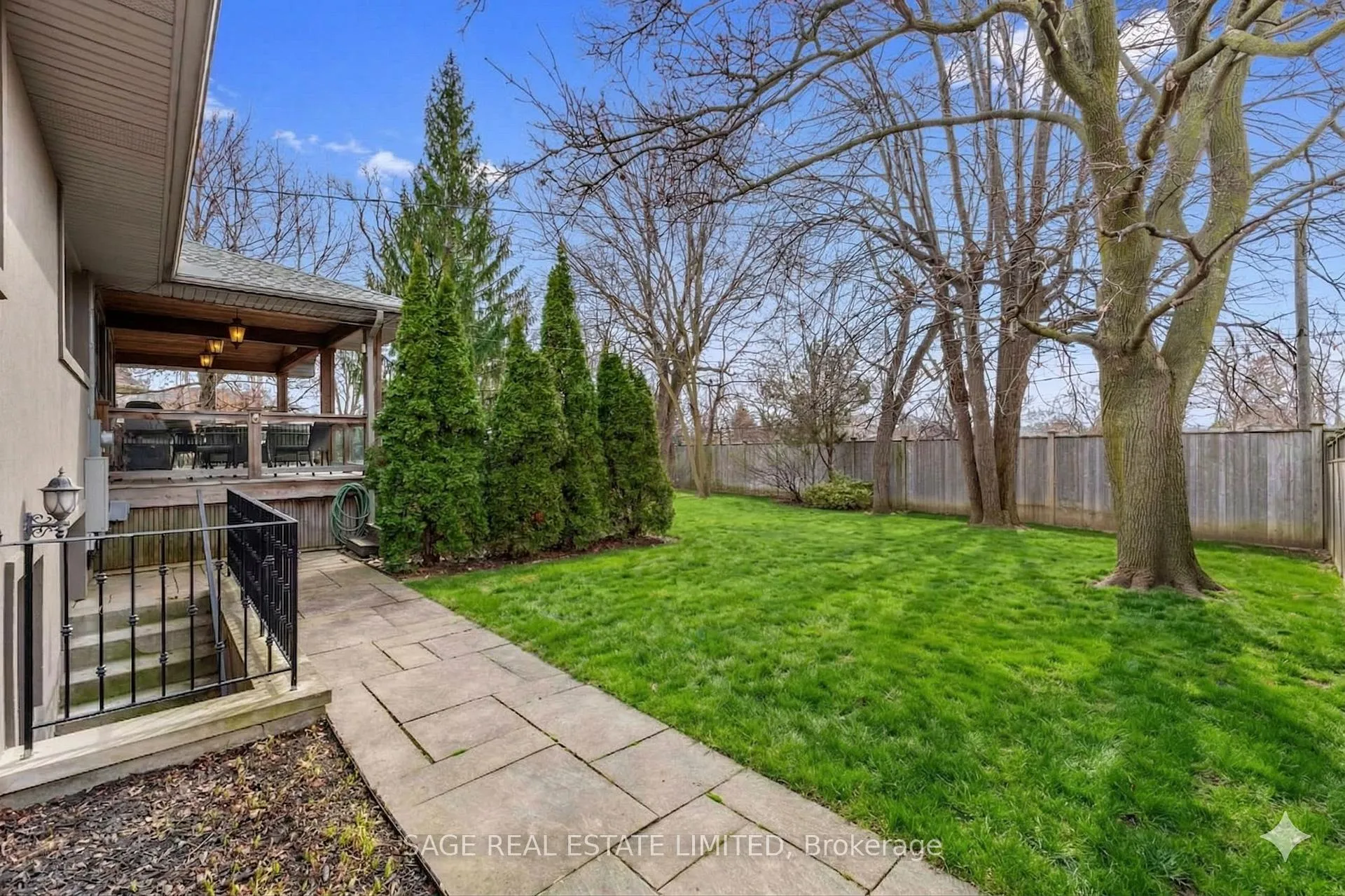 Photo 46 of 31 Ashwood Crescent, Etobicoke, Princess-Rosethorn — HOMEH