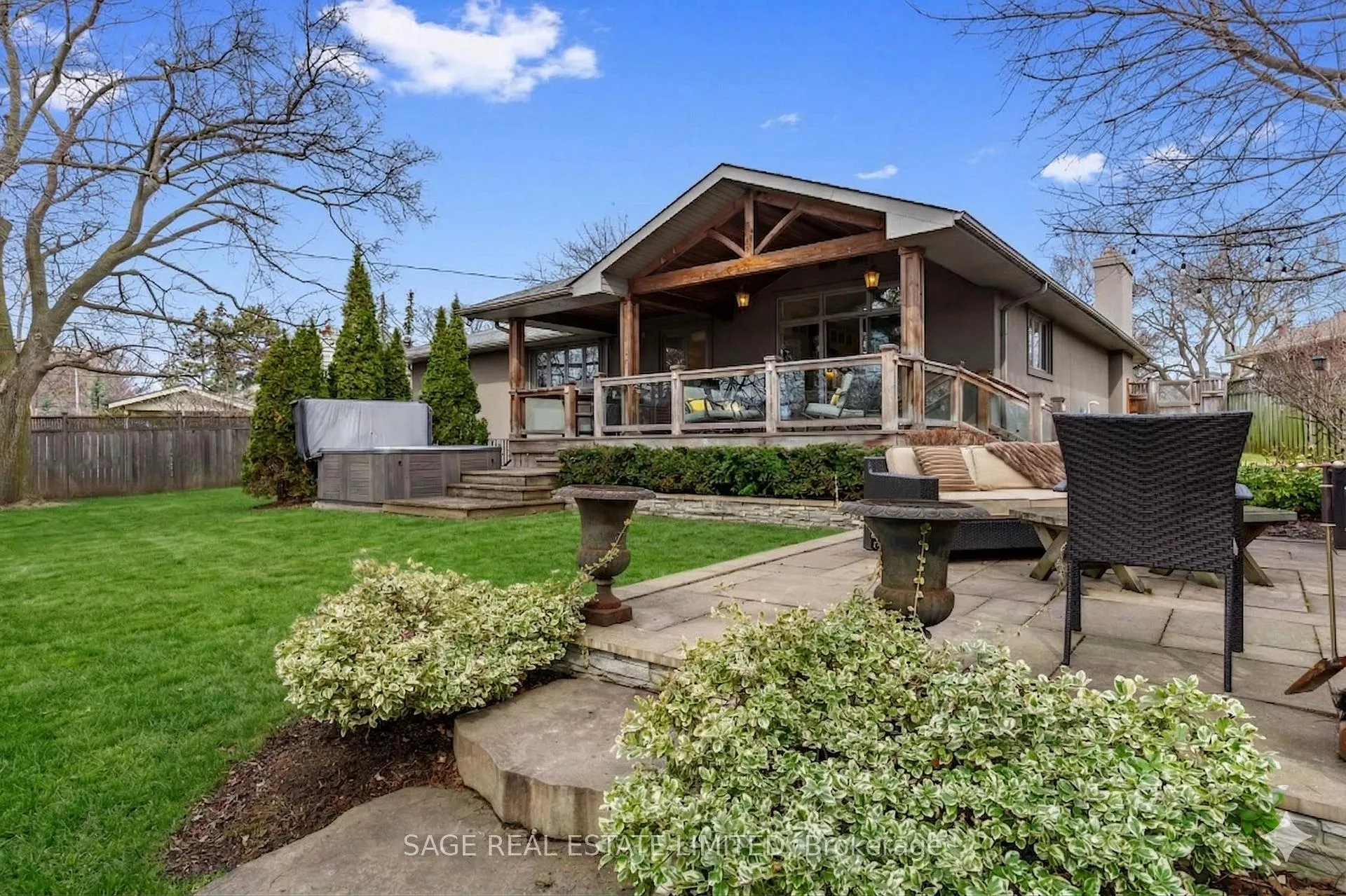 Photo 48 of 31 Ashwood Crescent, Etobicoke, Princess-Rosethorn — HOMEH