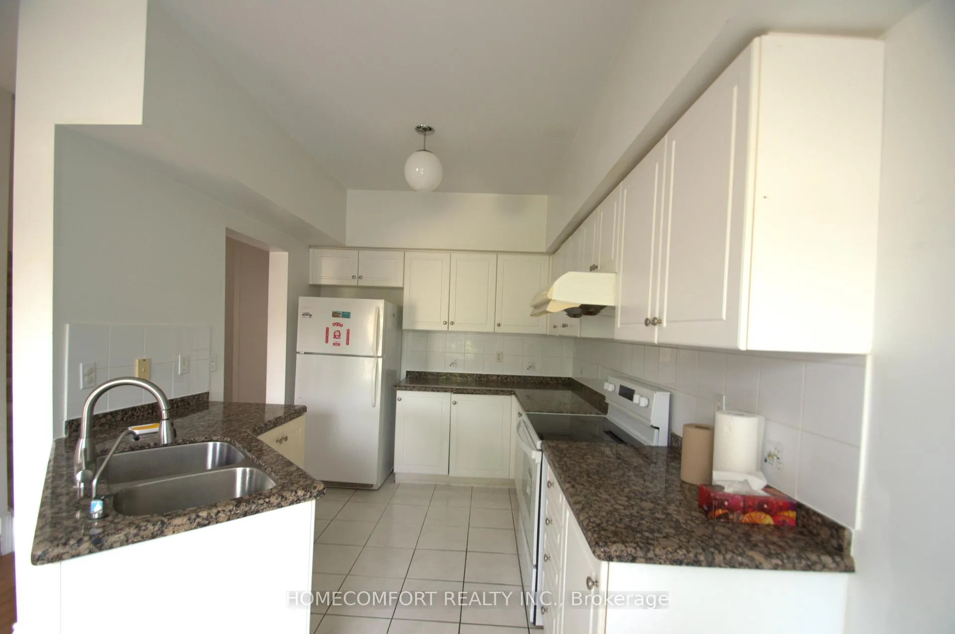 Photo 13 of 22 Interlacken Way, Markham, Unionville — HOMEH