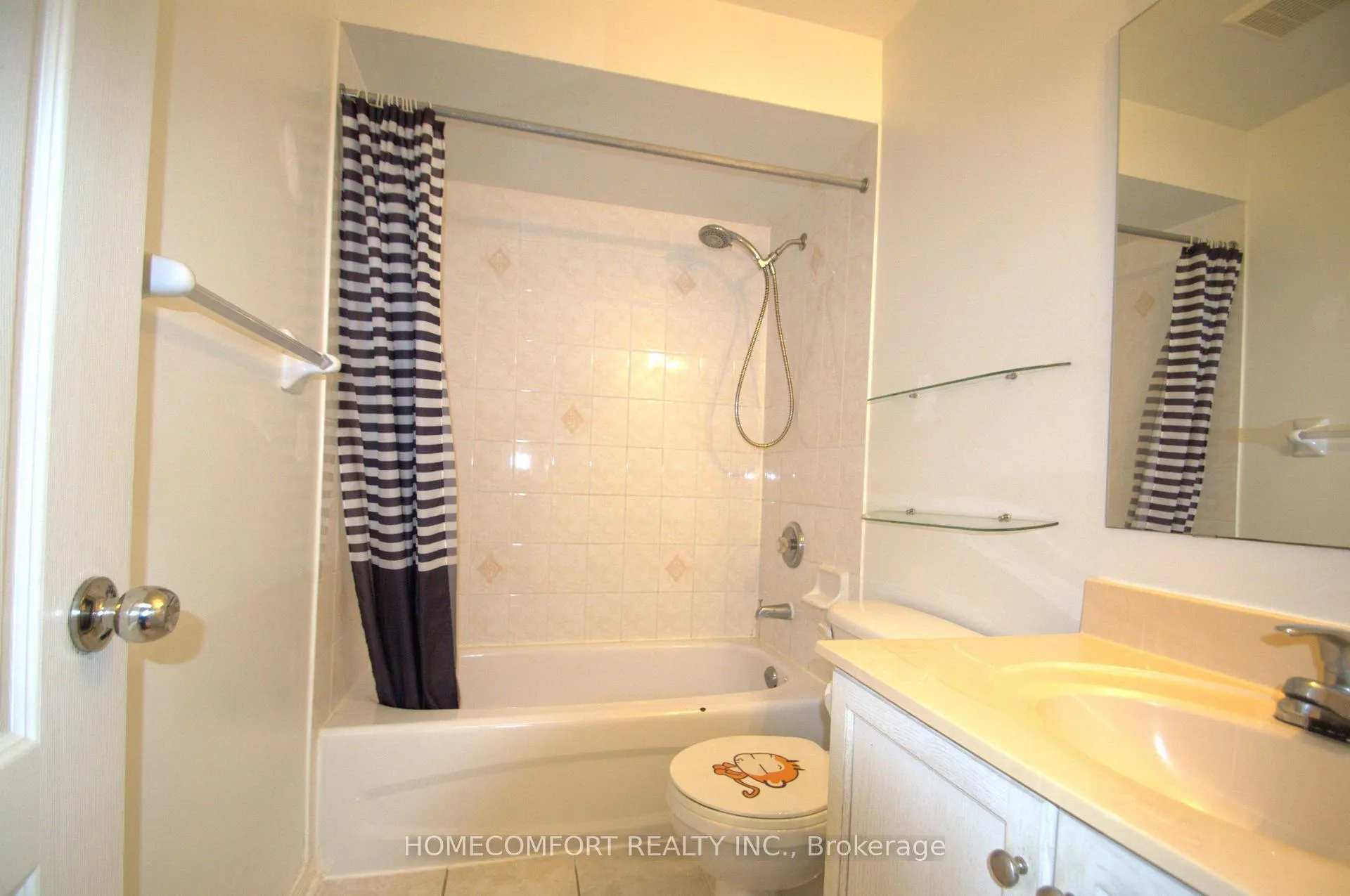 Photo 16 of 22 Interlacken Way, Markham, Unionville — HOMEH