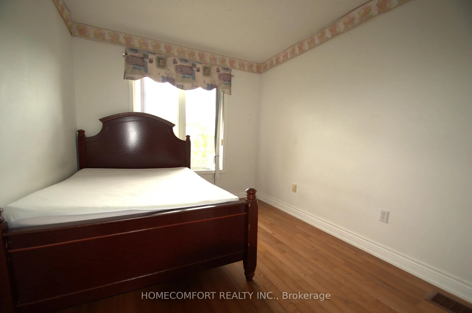 Photo 17 of 22 Interlacken Way, Markham, Unionville — HOMEH