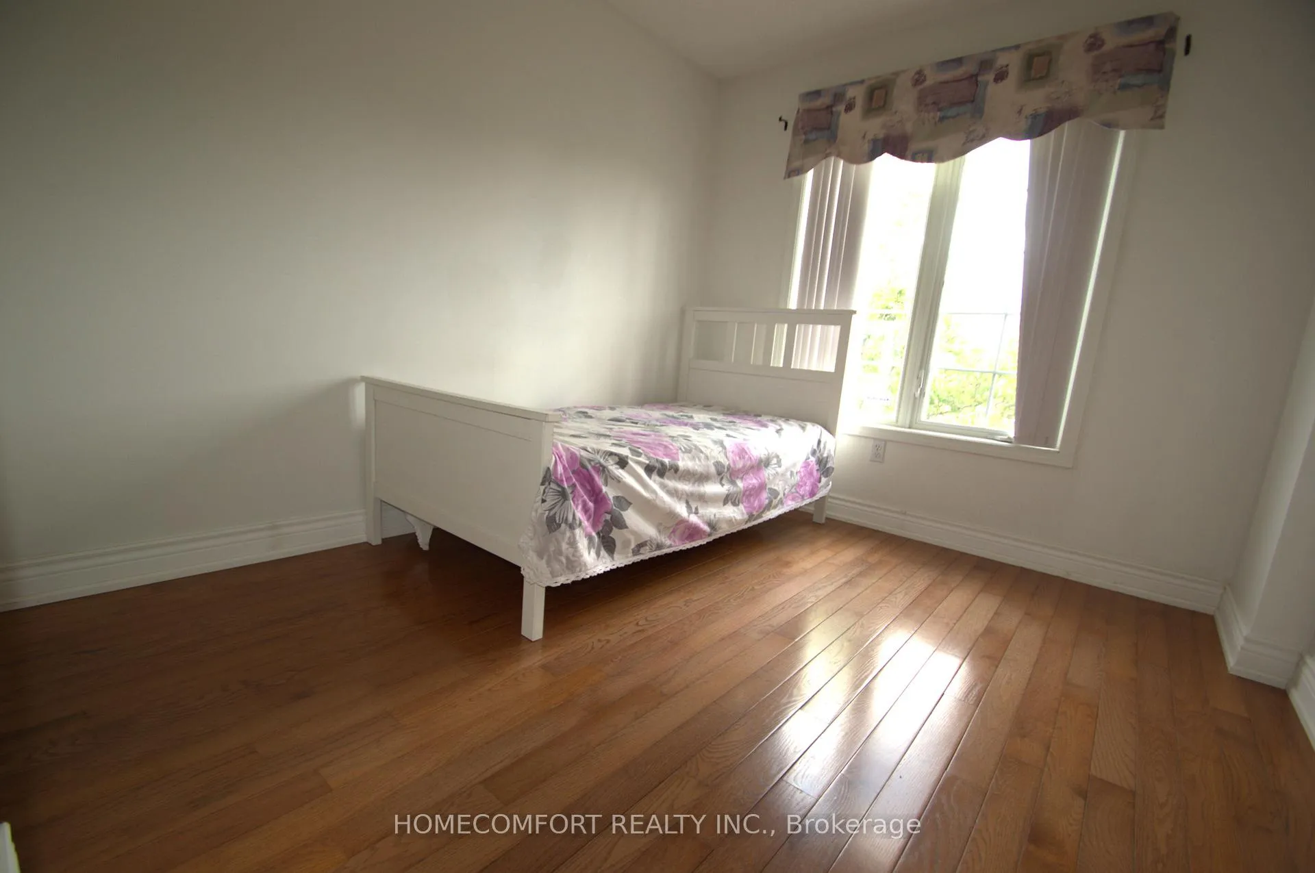 Photo 18 of 22 Interlacken Way, Markham, Unionville — HOMEH