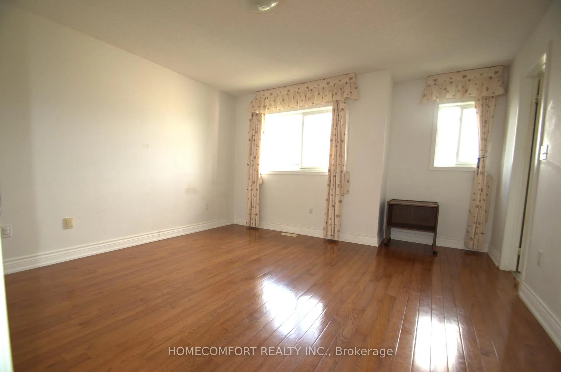 Photo 19 of 22 Interlacken Way, Markham, Unionville — HOMEH