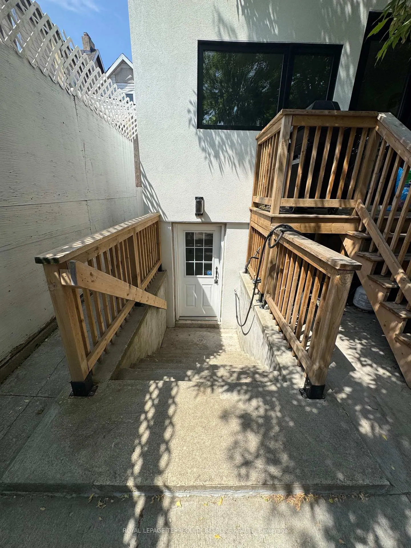 Photo 2 of Unit lower, 229 Caledonia Road, Toronto, Caledonia-Fairbank — HOMEH