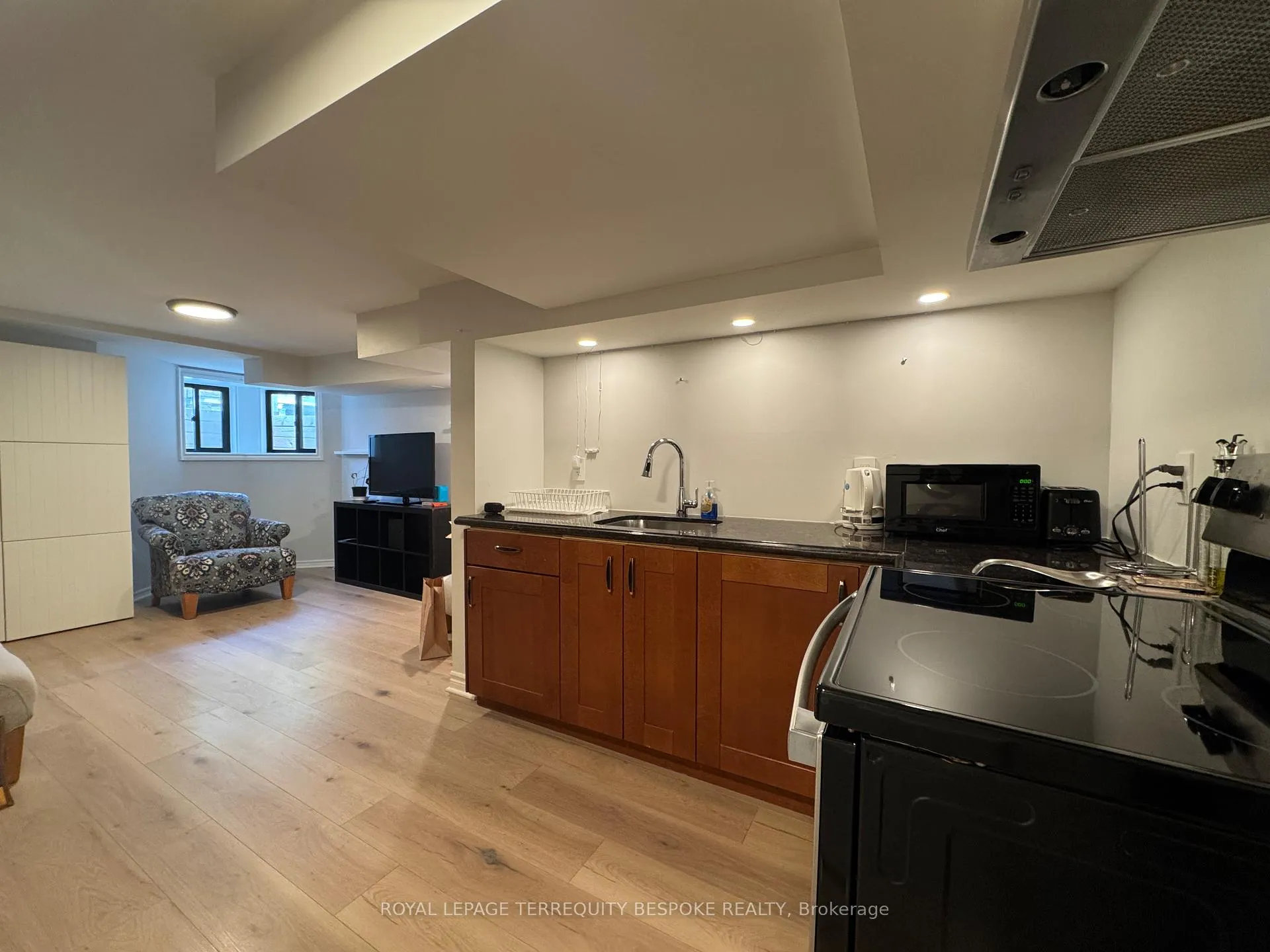 Photo 8 of Unit lower, 229 Caledonia Road, Toronto, Caledonia-Fairbank — HOMEH
