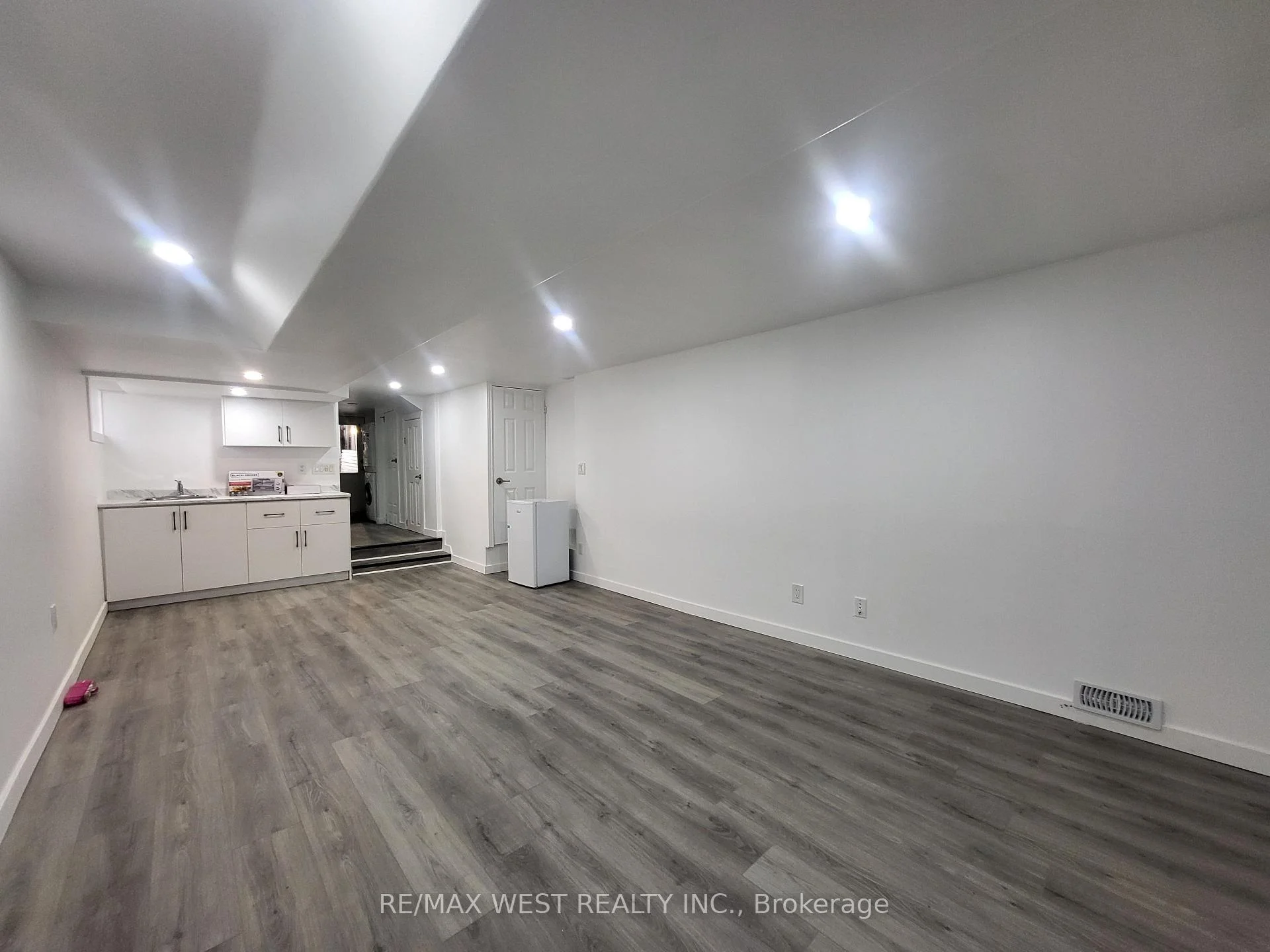 Photo 1 of Unit Lower, 975 Broadview Avenue, Toronto, Broadview North — HOMEH