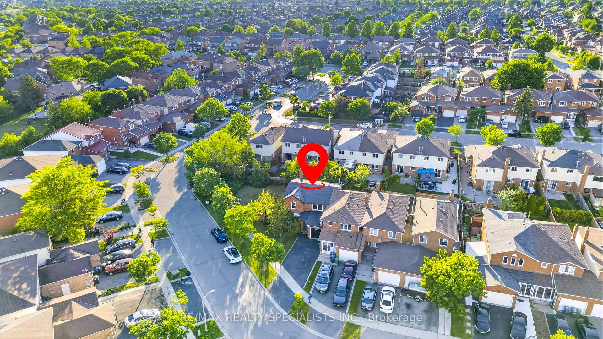 Photo 8 of 70 Tulip Drive, Brampton, Fletcher's Creek South — HOMEH