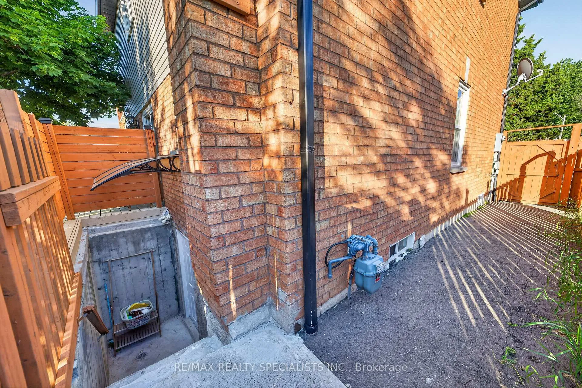 Photo 47 of 70 Tulip Drive, Brampton, Fletcher's Creek South — HOMEH