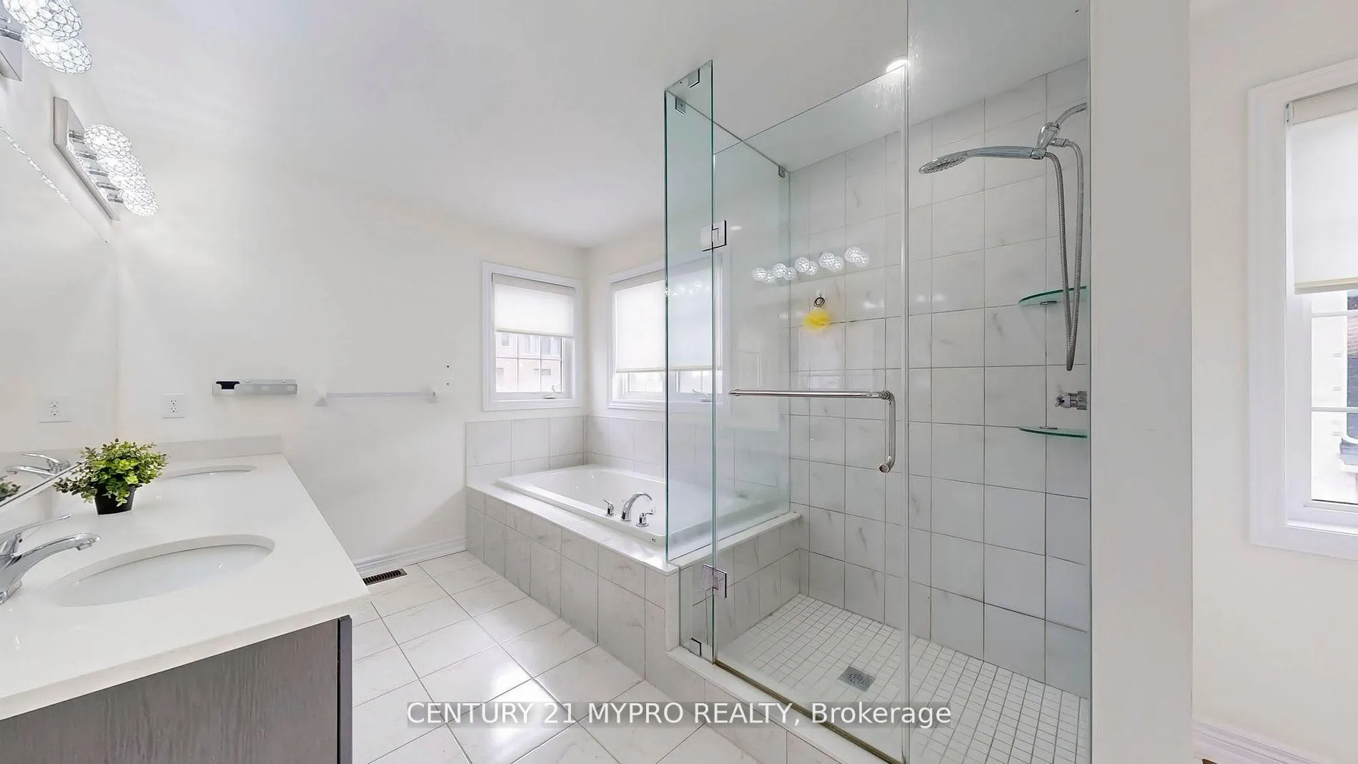 Photo 17 of 13 Rexford Drive N, Markham, Cornell — HOMEH