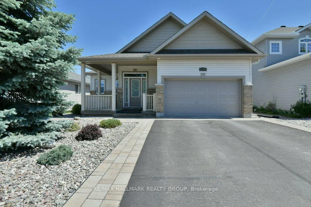 Photo 2 of 90 Carter Crescent, Arnprior — HOMEH