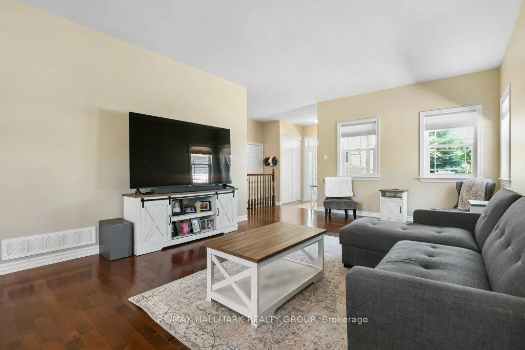 Photo 10 of 90 Carter Crescent, Arnprior — HOMEH
