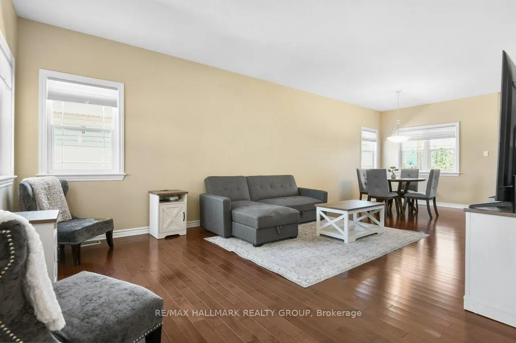 Photo 13 of 90 Carter Crescent, Arnprior — HOMEH