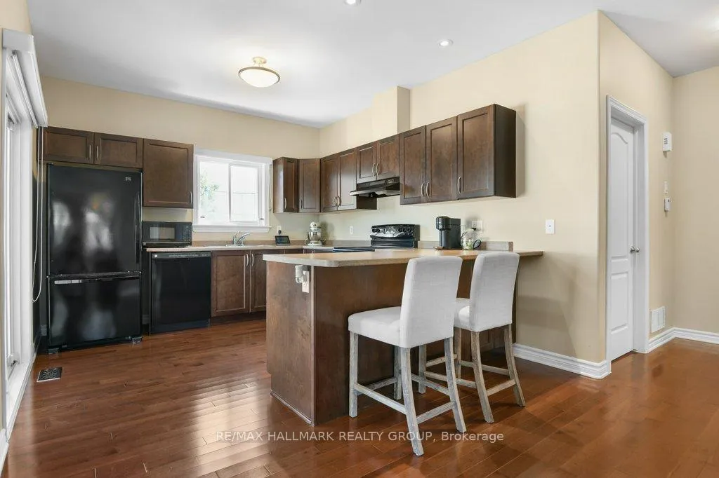 Photo 23 of 90 Carter Crescent, Arnprior — HOMEH
