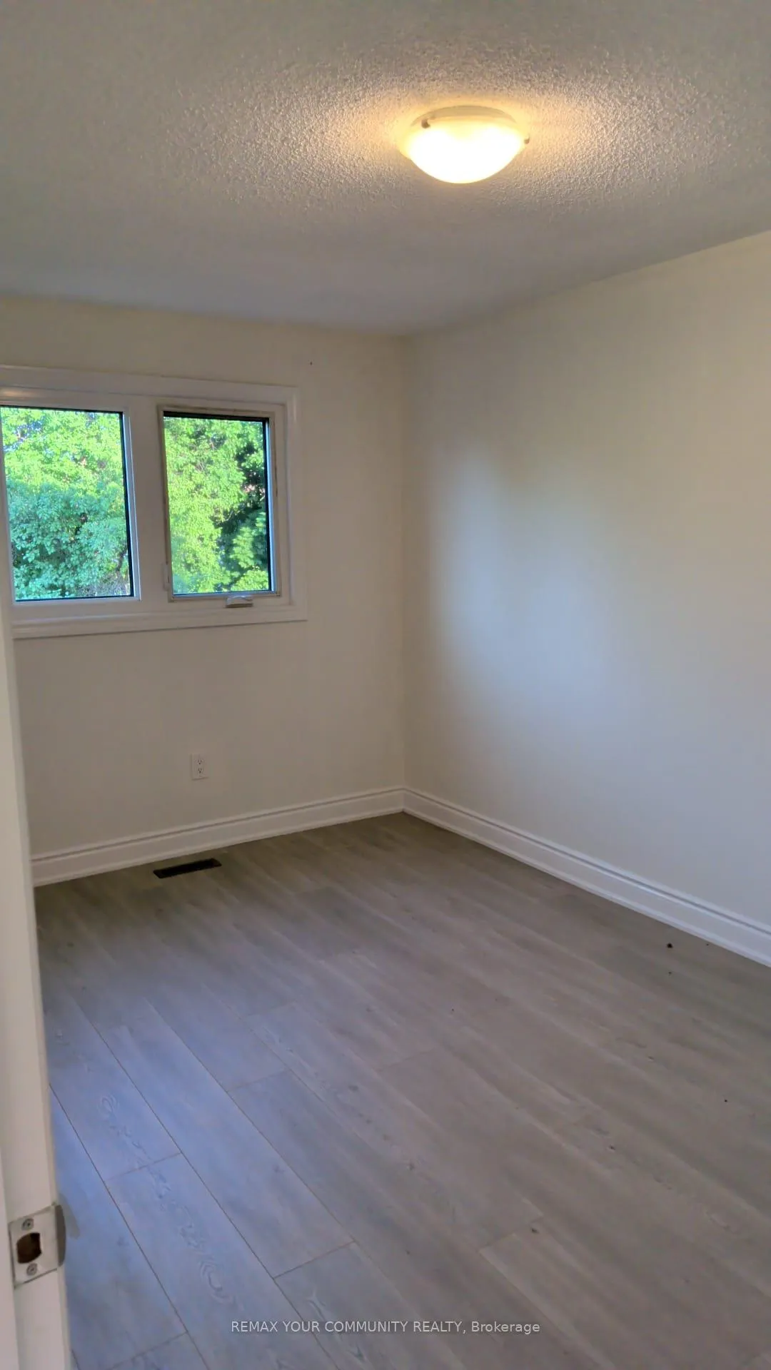 Photo 17 of 4 Malabar Crescent, Brampton, Central Park — HOMEH