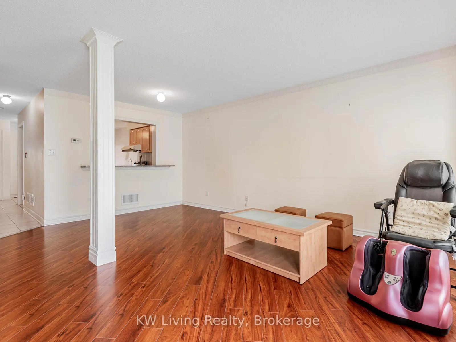 Photo 4 of 253 Milliken Meadows Drive, Markham, Milliken Mills West — HOMEH
