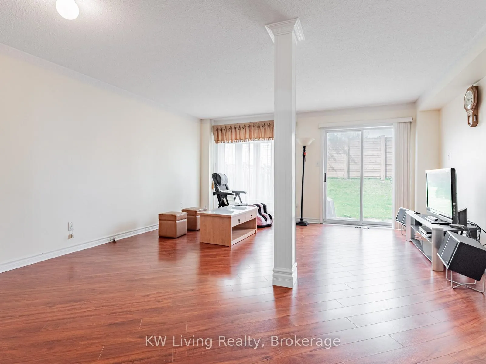 Photo 5 of 253 Milliken Meadows Drive, Markham, Milliken Mills West — HOMEH