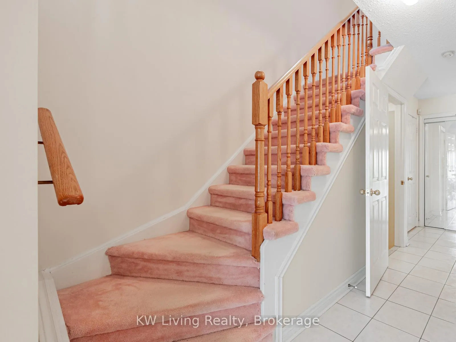 Photo 9 of 253 Milliken Meadows Drive, Markham, Milliken Mills West — HOMEH