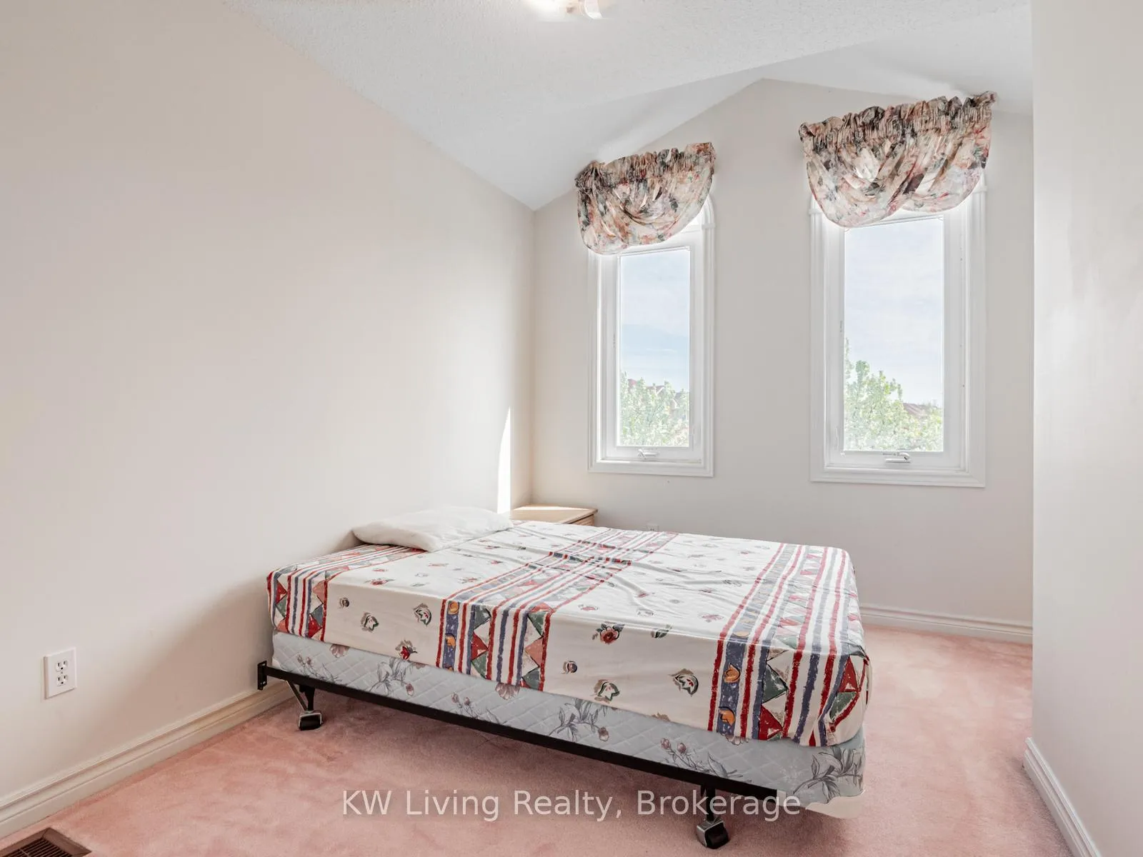 Photo 14 of 253 Milliken Meadows Drive, Markham, Milliken Mills West — HOMEH