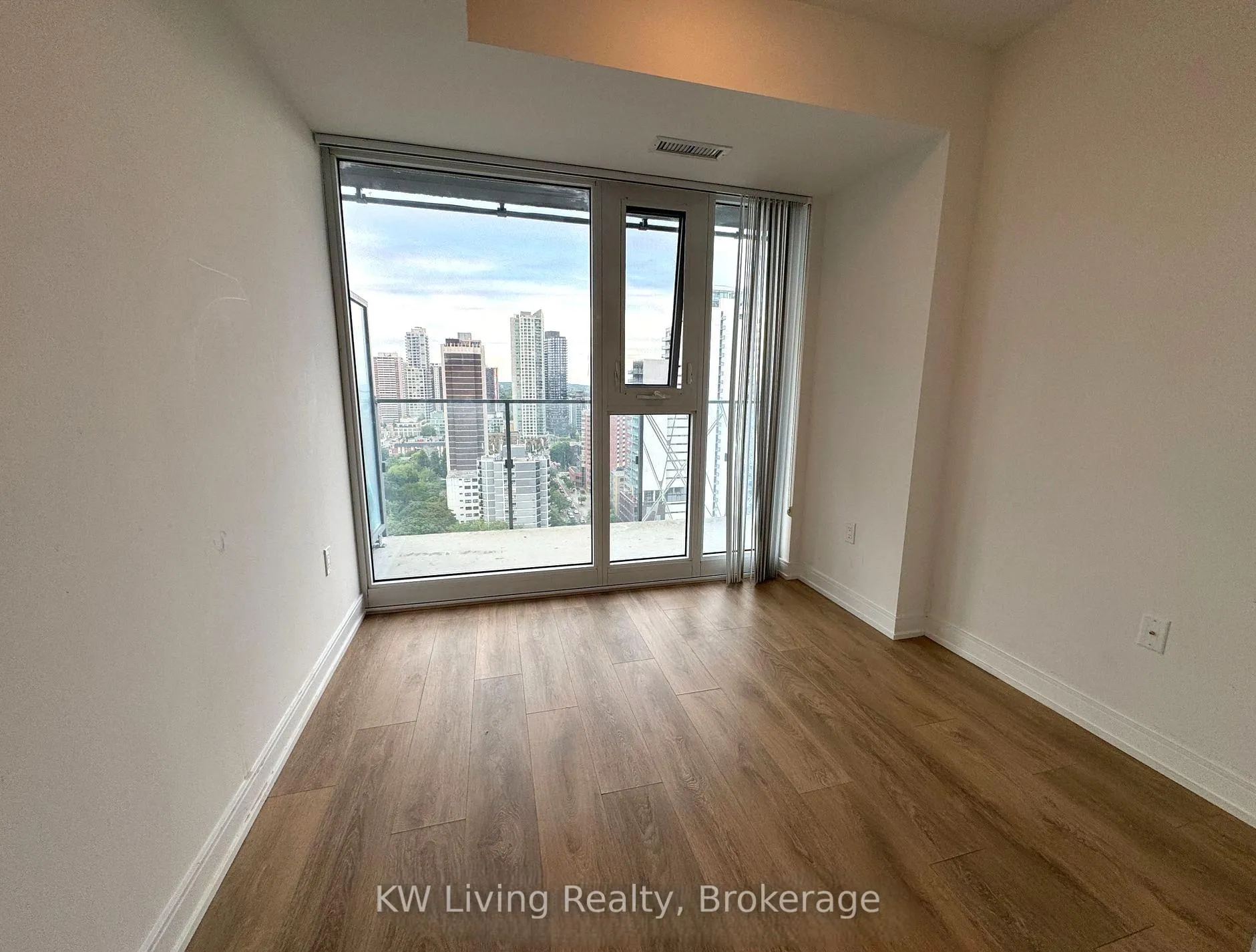 Photo 4 of Unit 2606, 50 Wellesley Street E, Toronto, Church-Yonge Corridor — HOMEH